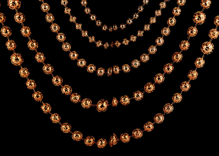 Halsketten, 19. Jahrhundert, Bahia, Gold, Privatsammlung © Emanoel Araujo (Hg.): Arte, adorno, design e tecnologia no tempo da escravidão, São Paulo: Museu Afro Brasil, 2013, S. 142-143. Halsketten, 19. Jahrhundert, Bahia, Gold, Privatsammlung © Emanoel Araujo (Hg.): Arte, adorno, design e tecnologia no tempo da escravidão, São Paulo: Museu Afro Brasil, 2013, S. 142-143.